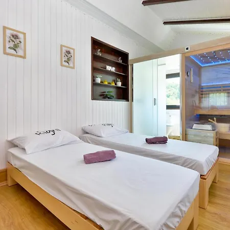 Casa de Férias Cozy In Mrzlo Polje With Sauna *