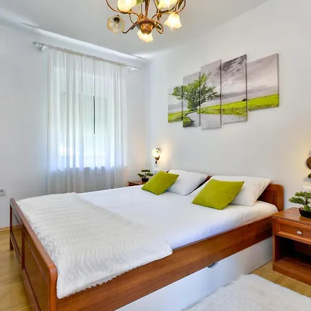 Casa de Férias Cozy In Mrzlo Polje With Sauna *